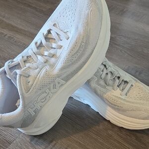 Hoka White And Grey Clifton 10 Running Shoes, Women's Size 8.5
